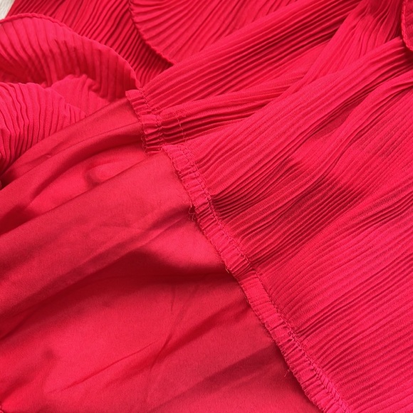 Mac Duggal Sleeveless Ruffle Tiered V-Neck Gown in Red style 49054, SIZE 2 - Picture 10 of 13